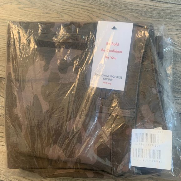 NWT SKINNYGIRL BROADWAY HIGH-RISE SIDE STRIPE SKINNY JEANS CAMO FLOW - Picture 6 of 14